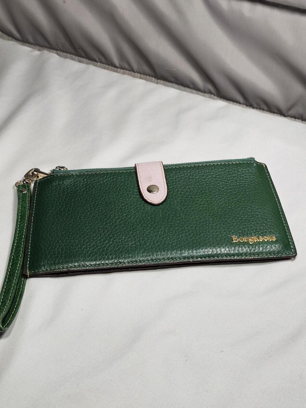 Borgasets Wallet Wristlet Green Leather 17-Credit Card Pockets Zip Clutch